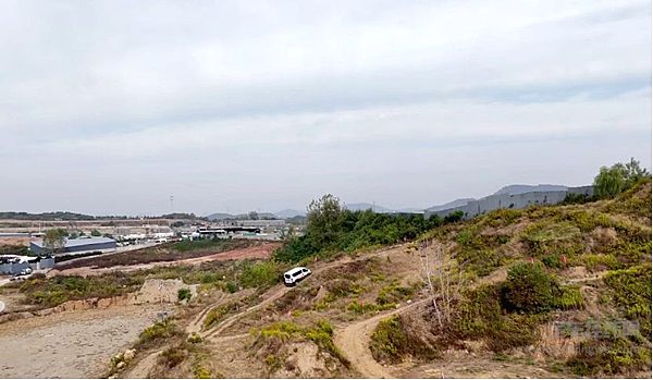 零距离体验欧霸·山海：从28度陡坡缓降到交叉轴的全能征服