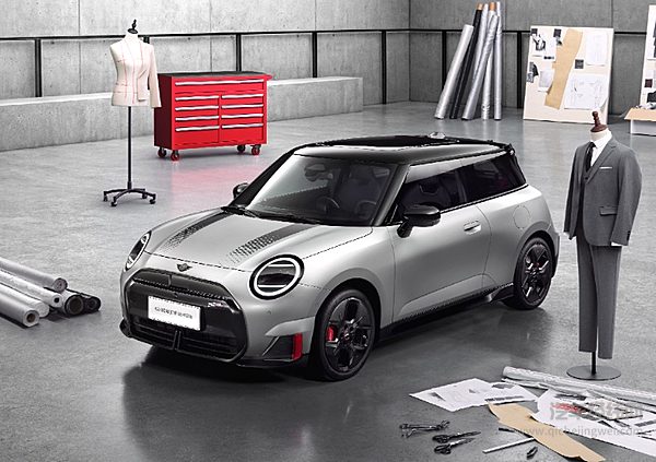 限时礼遇25.98万元起 电动MINI JCW缎光特别版正式上市