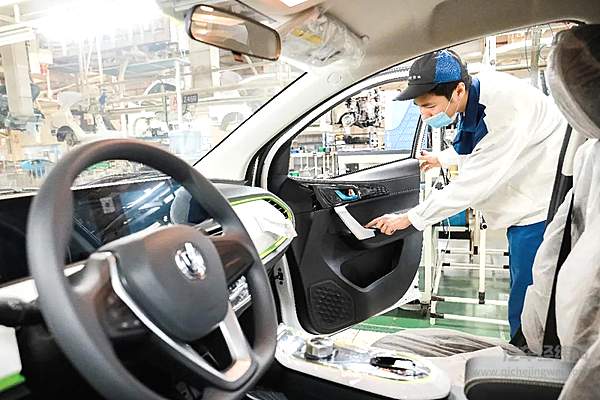 长安新能源产品首次批量出口海外 中国企业走出去的新样板