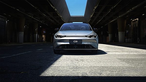 零跑C01成中大型轿车新标杆 预售18万起享“0元下订”