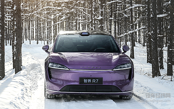 师出同门华为系 新问界M7和智界R7谁更受用户青睐？