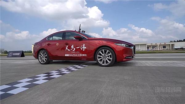 次世代MAZDA3 昂克赛拉创吉尼斯记录 以极限操控演绎了终极版的“人马一体”