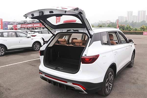 中国重汽·VGV U75PLUS重庆发车 零百加速仅需8秒