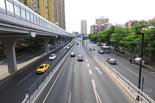 增程车市场遇冷单月销量暴跌25% 54款新车扎堆涌入内卷加剧
