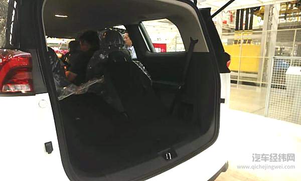 上汽MAXUS剑指全球新能源市场 EUNIQ 5灯塔工厂下线