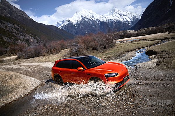 赛力斯问界M6上市首月交付破2万 创25万级SUV市场新纪录