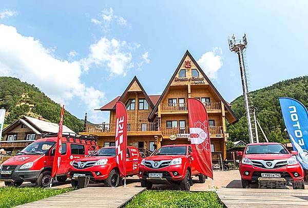 福田康明斯ISF越野拉力赛车队出征2019丝绸之路拉力赛