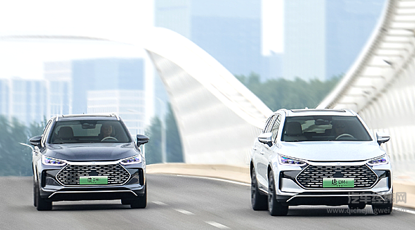 同为中型SUV 比亚迪唐与深蓝S07谁表现更好？
