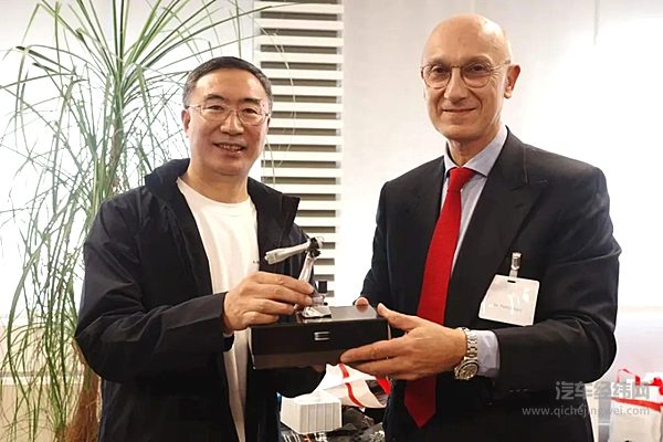 零跑汽车董事长朱江明率团队访问柯马意大利总部 探讨全球化制造合作新路径