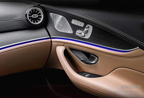 新一代梅赛德斯-AMG GT四门跑车全球首发 放”四“登峰