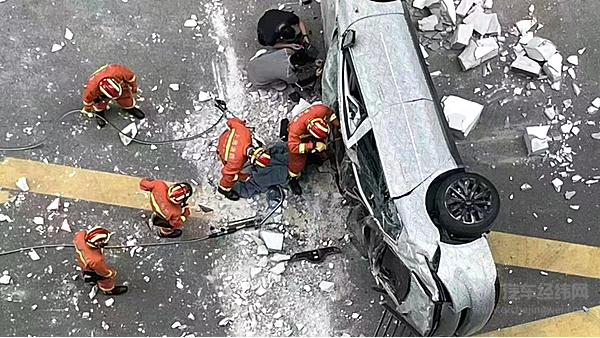 蔚来高空跌落对国内车辆安全测试的启示