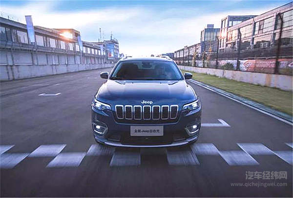 带火了分体式大灯后 全新Jeep自由光却不玩了！