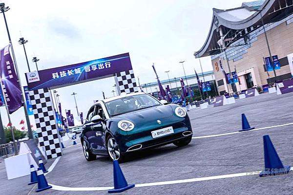欧拉好猫自动驾驶演示