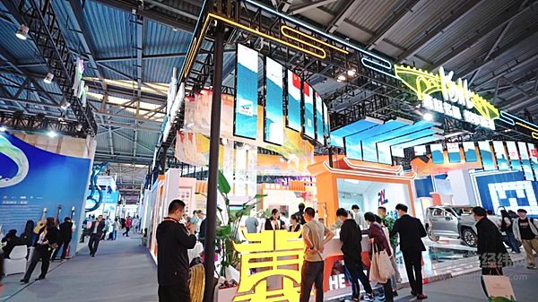 携手中国品牌共创美好未来 瑞风RF8荣膺中国品牌日媒体指定用车