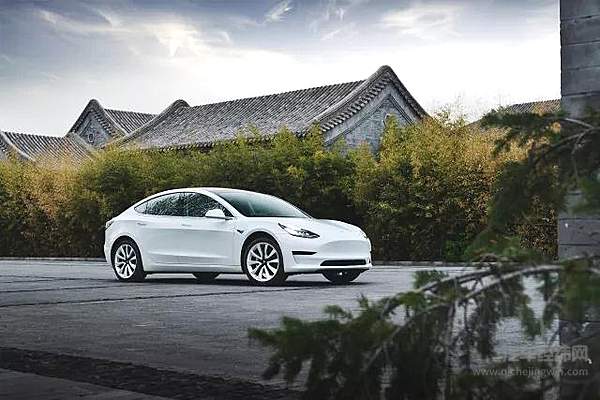 最新售价29.905万 国产特斯拉Model3真香！
