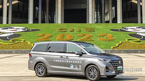上汽集团将携旗下多款车型向进博会交付750辆接待用车