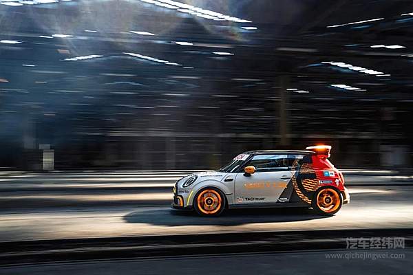 MINI Electric Pacesetter 宝马发布2021赛季电动方程式安全车