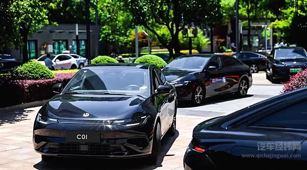 零跑C11、C01为2024中国汽车经销商大会提供VIP用车