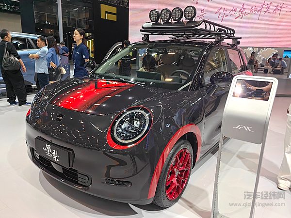 瞄准代步市场 蔚来萤火虫与钇为3黑凤梨版谁更强？