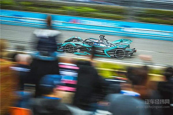 “Formula-E不就是一堆正在甩干的洗衣机在大街上跑？”…… “真香”