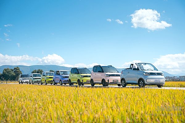 五菱宏光MINIEV夺得2022年全球小型纯电汽车销量冠军