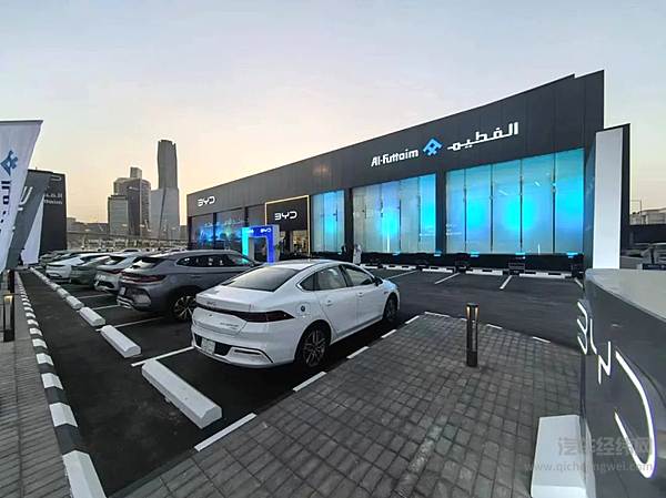 比亚迪沙特阿拉伯首家门店盛大开幕助力当地可持续出行