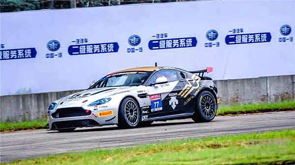 在多弯起伏的赛道上比拼，奥迪、保时捷、兰博基尼哪辆最强？