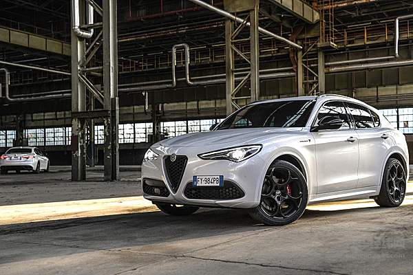 来自亚平宁的精神小伙 好看不火的阿尔法罗密欧Stelvio Veloce Ti