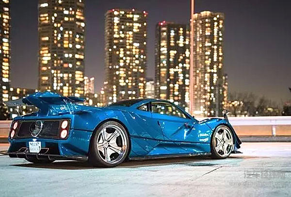 日本不只JDM！东京黑夜街头直击帕加尼Zonda Anija