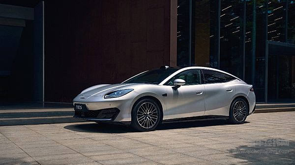 方程豹方程S系列正式上市 18.99万的中大型纯电轿跑有多香？