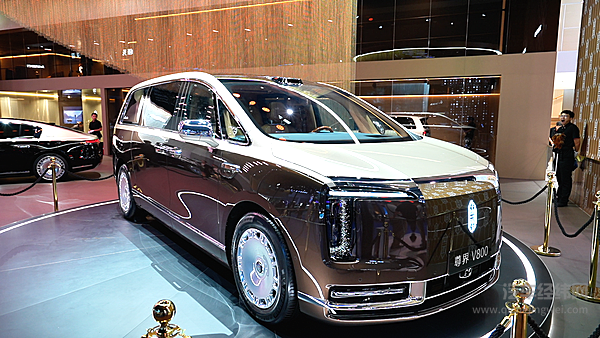 尊界V800首秀2026成都车展 华为赋能改写百万级MPV市场格局