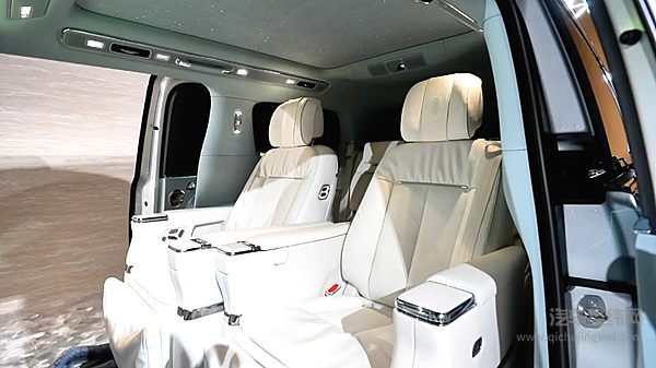 尊界V800首秀2026成都车展 华为赋能改写百万级MPV市场格局