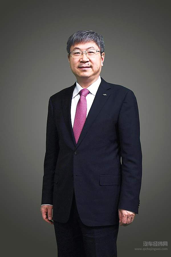 第十三届全国人大代表奇瑞汽车股份有限公司党委书记、董事长尹同跃