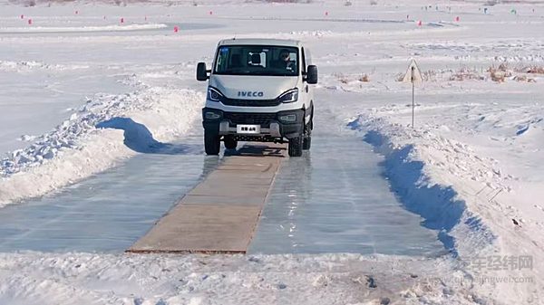 从荒漠到雪域 看依维柯欧霸·山海、欧霸·雷霆如何征服