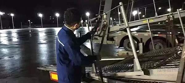 福建奔驰深夜发运负压救护车基型车