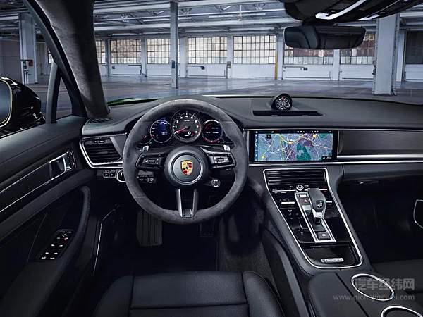 新款 Panamera 再添混动“新成员” 国内已开启预售