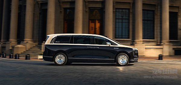 国产百万MPV双雄 尊界V800与极氪009光辉该怎么选？