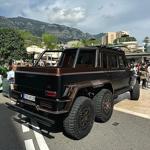MANSORY全新终极越野车“Gronos 6x6