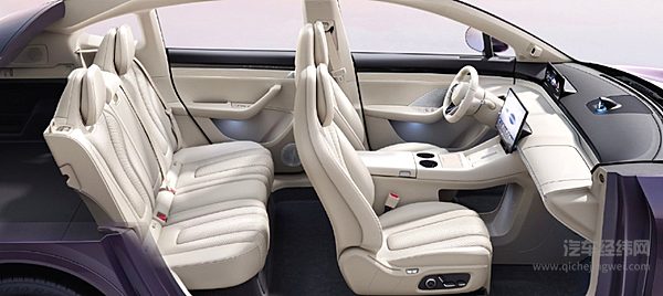 极越01对比智界R7 谁才是智驾标杆SUV？