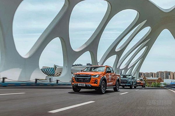 D-MAX V-CROSS全新上市 引领高端皮卡新标杆