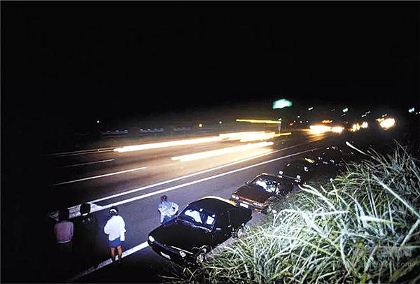 极速超过300km/h的公路大战