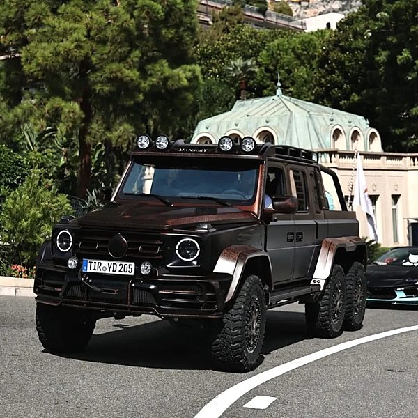 MANSORY全新终极越野车“Gronos 6x6