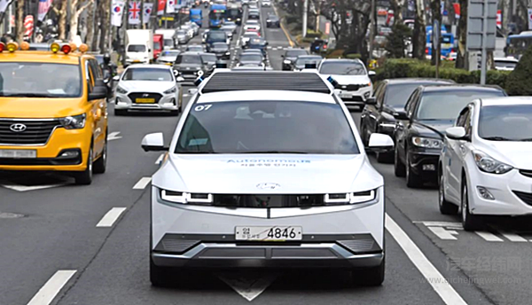 现代汽车集团L4级自动驾驶汽车首次在沪获牌，并开启道路测试