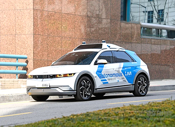 现代汽车集团L4级自动驾驶汽车首次在沪获牌，并开启道路测试
