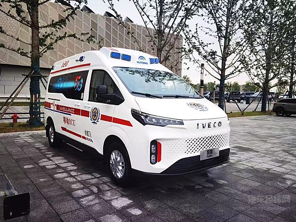 南京依维柯、福山区卫健局车医协调，携手打造定制化生命线