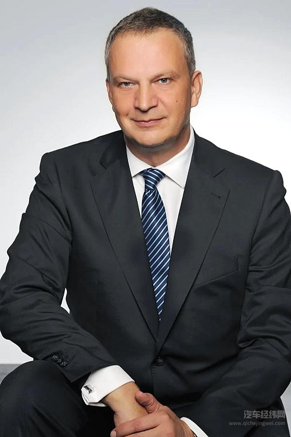 温泽岳博士（Dr. Jürgen Unser）