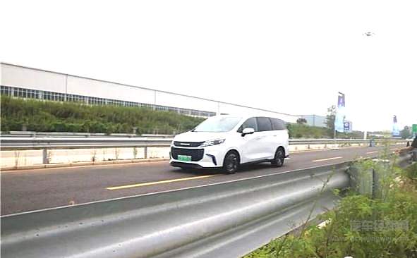 上汽MAXUS剑指全球新能源市场 EUNIQ 5灯塔工厂下线
