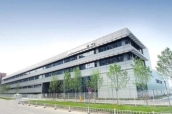 汽车数字化道阻且长 起步早的宝马搬出科技创新的核武器！