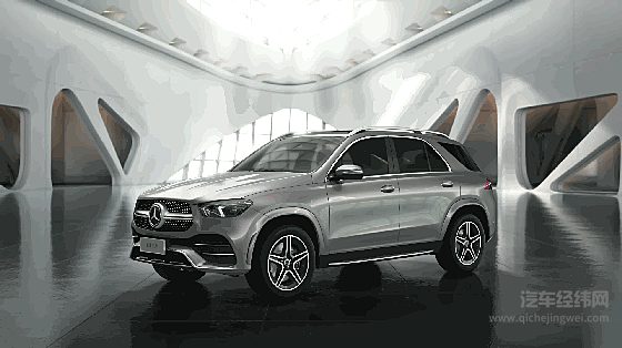“全擎时代 星电共耀”梅赛德斯-奔驰携全新EQC纯电SUV夺目亮相上海国际车展