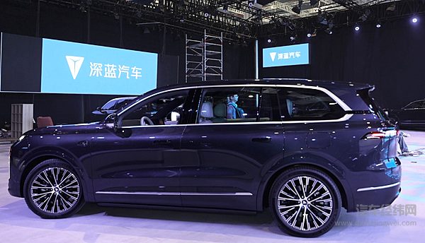 插混与增程的对决 深蓝S09与领克900谁更有性价比？